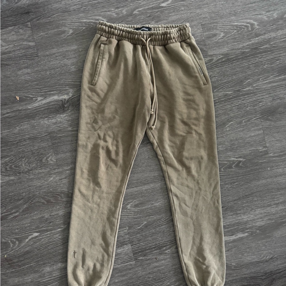 Ironwilled Staple sweats in vintage brown